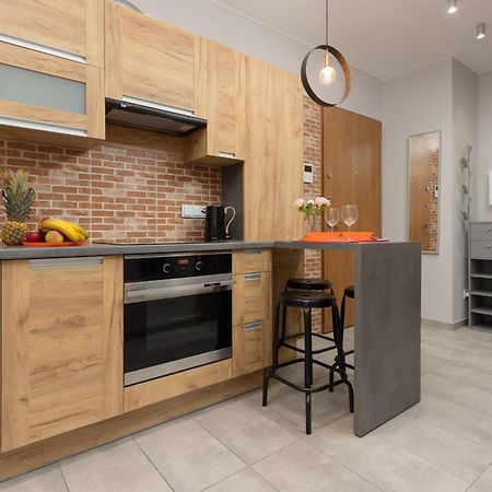 Cozy Three-Bedroom Family Apartment In Warsaw By Noclegi Renters ภายนอก รูปภาพ