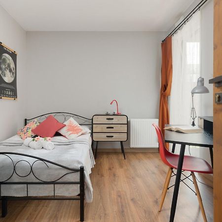 Cozy Three-Bedroom Family Apartment In Warsaw By Noclegi Renters ภายนอก รูปภาพ